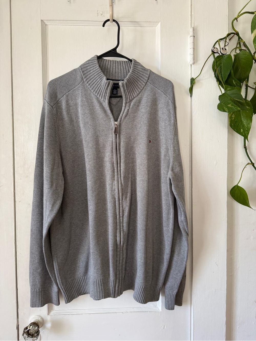 Tommy Hilfiger Men’s Light Grey Full-Zip Rib Collar Sweater